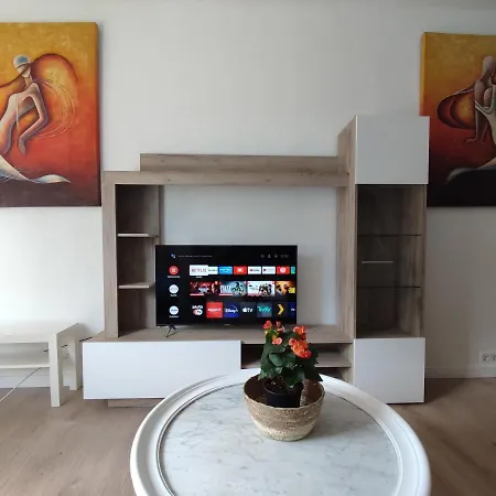 La Casona Vivienda Uso Turistico Recien Reformada En El Centro De Vilagarcia. *