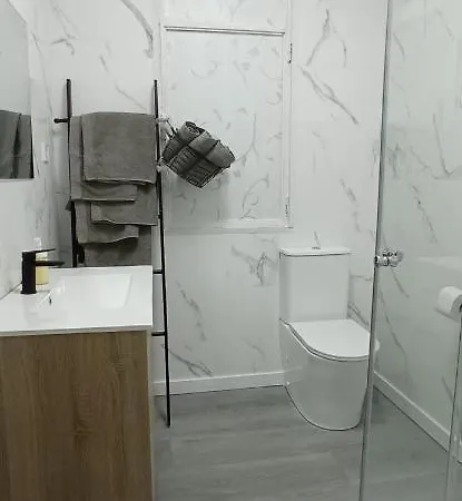 La Casona Vivienda Uso Turístico Recién Reformada En El Centro De Vilagarcía. *